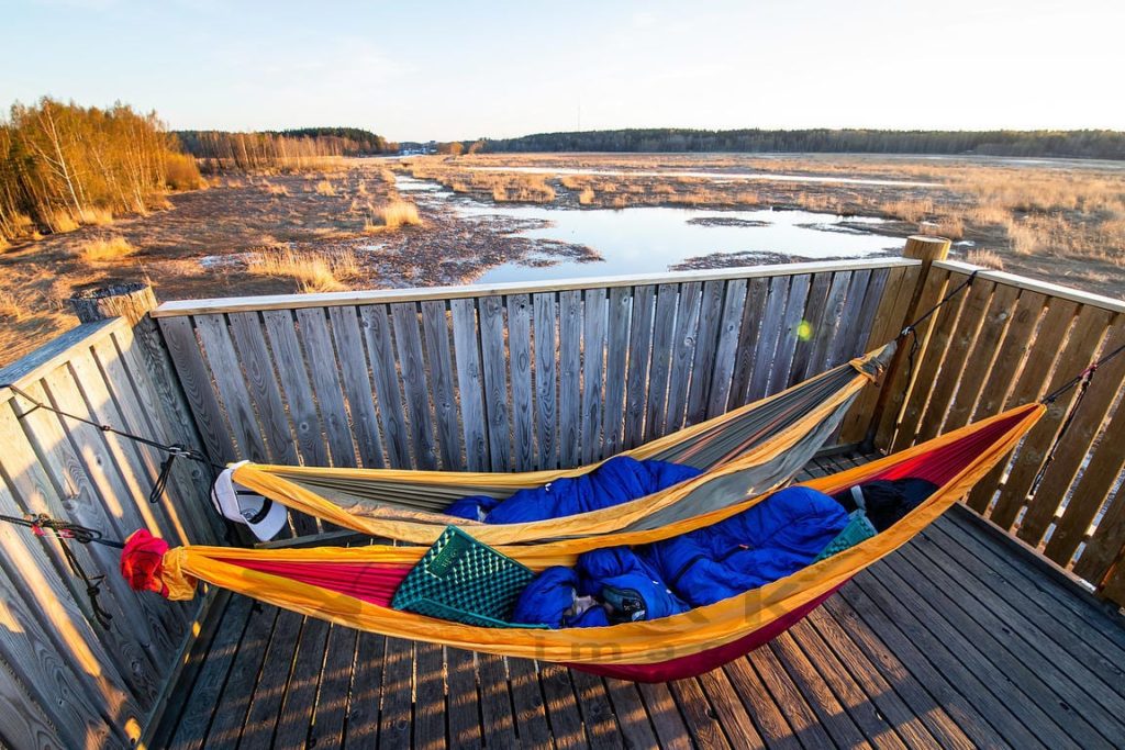 Hammocking in the wild with sleeping pad