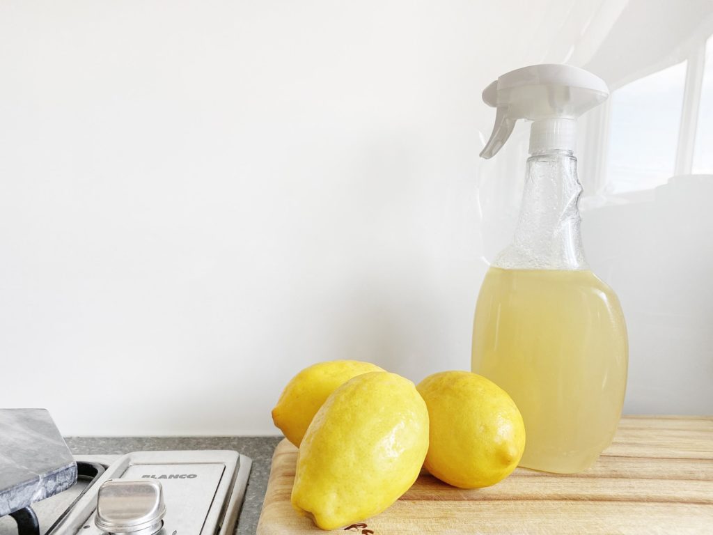 vinegar and lemon cleaning spray