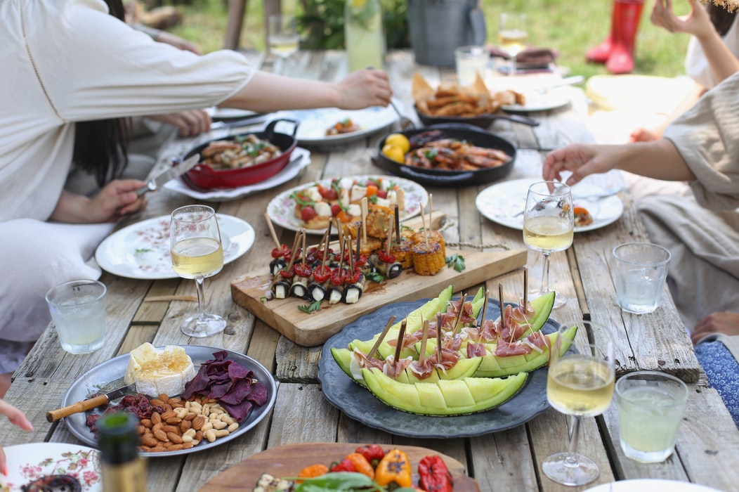 dinner picnic party ideas for adults