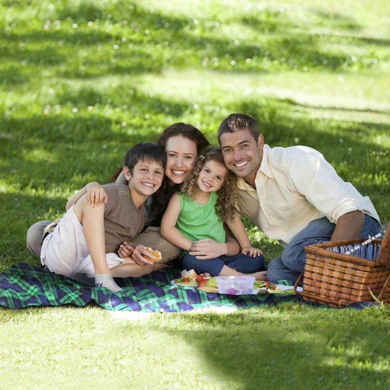 family picnic with KAMUI blanket