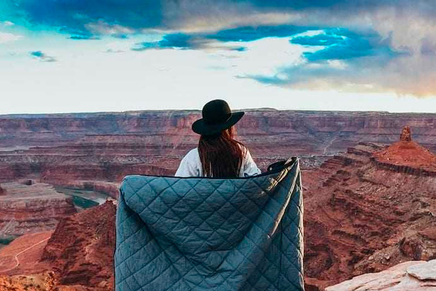 girl with blanket