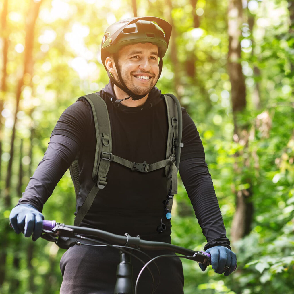 Mountain Biking-How to use a hydration backpack